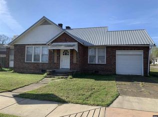 208 University St, Martin, TN 38237