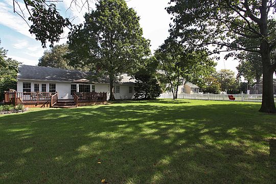 2nd image of 6 Sunset Ln