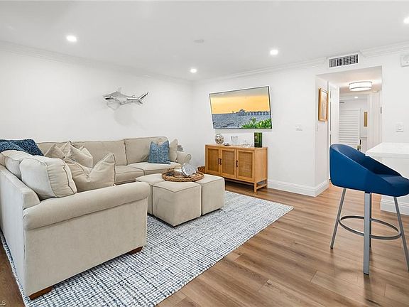 5th image of 3000 Gulf Shore BLVD N #103