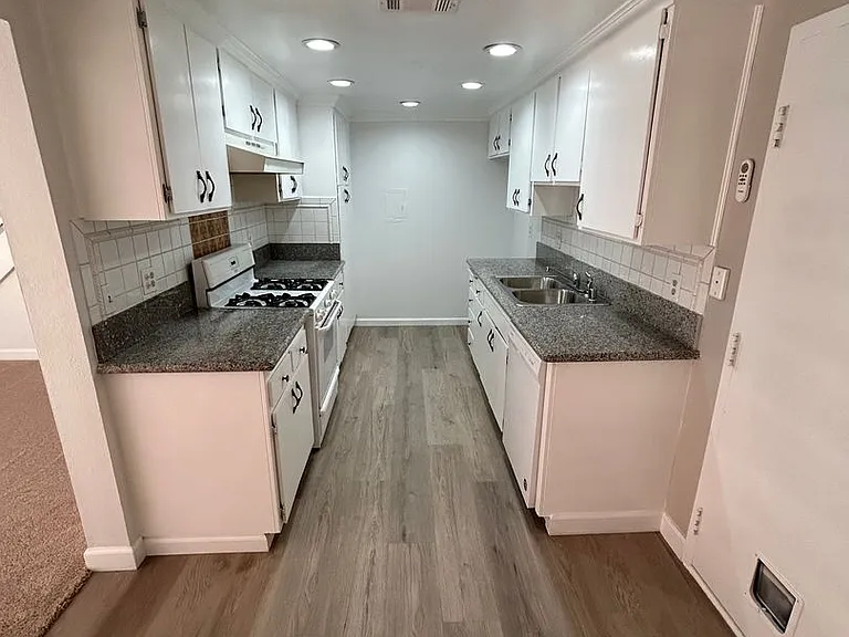 16814 Chaparral Ave — Photo 2