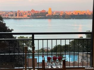 2 Horizon Rd APT 628, Fort Lee, NJ 07024