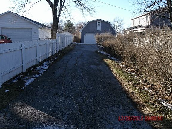 3rd image of 20050 Stoney Island Ave