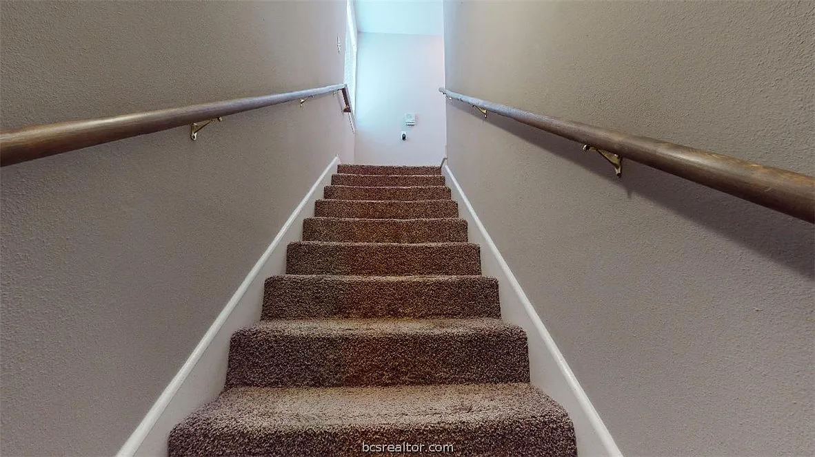 1 bed, 1.0 bath, 1600 sqft, $600 — Photo 2
