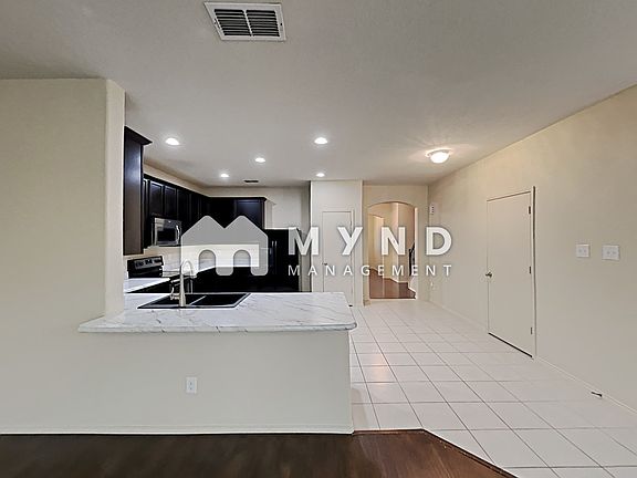 4th image of 2113 Danibelle Dr