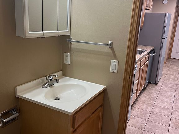 4th image of 88 Olive Ct #6