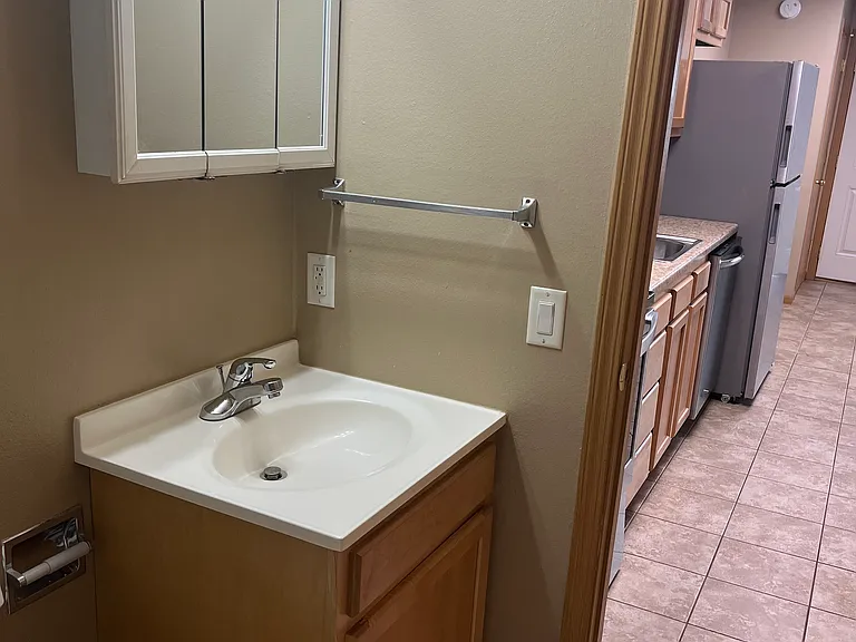 88 Olive Ct #6 — Photo 4