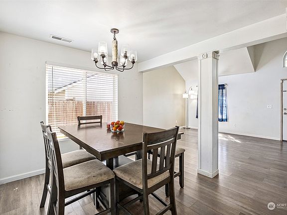 5th image of 20021 10th Avenue Ct E