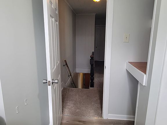 5th image of 127 S Maple Ave #127