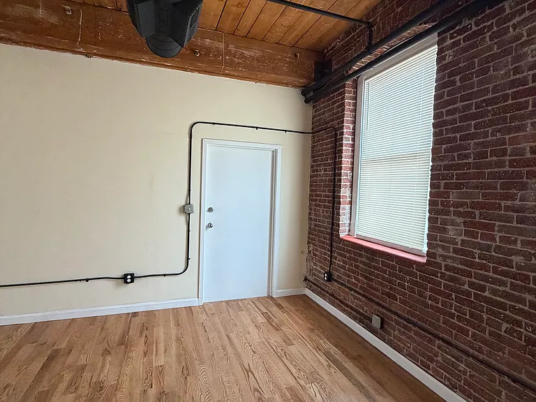 85 Harding St #1A — Photo 9