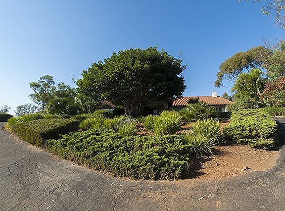 Hilltop - quiet & private!