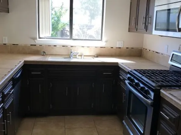 1380 S Green St, Tehachapi, CA 93561