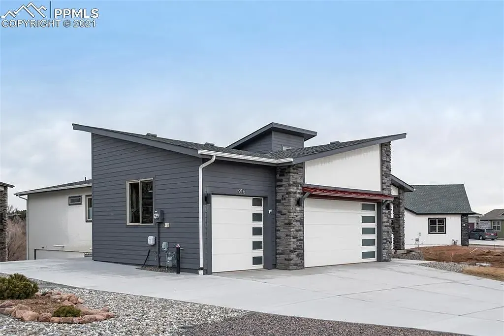 Building Photo - 916 Uintah Bluffs Pl