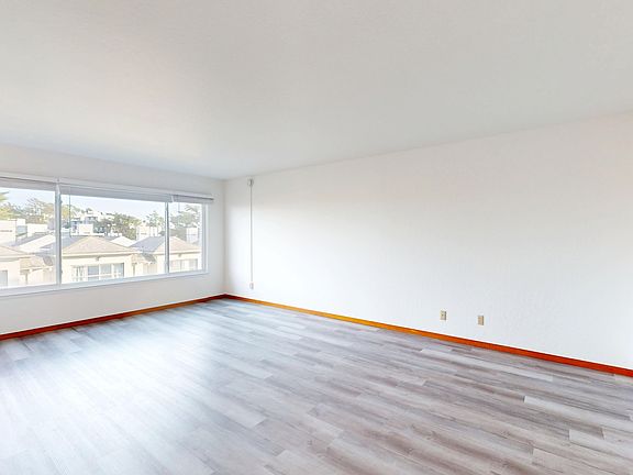 5th image of 975 Burnett Ave APT 7