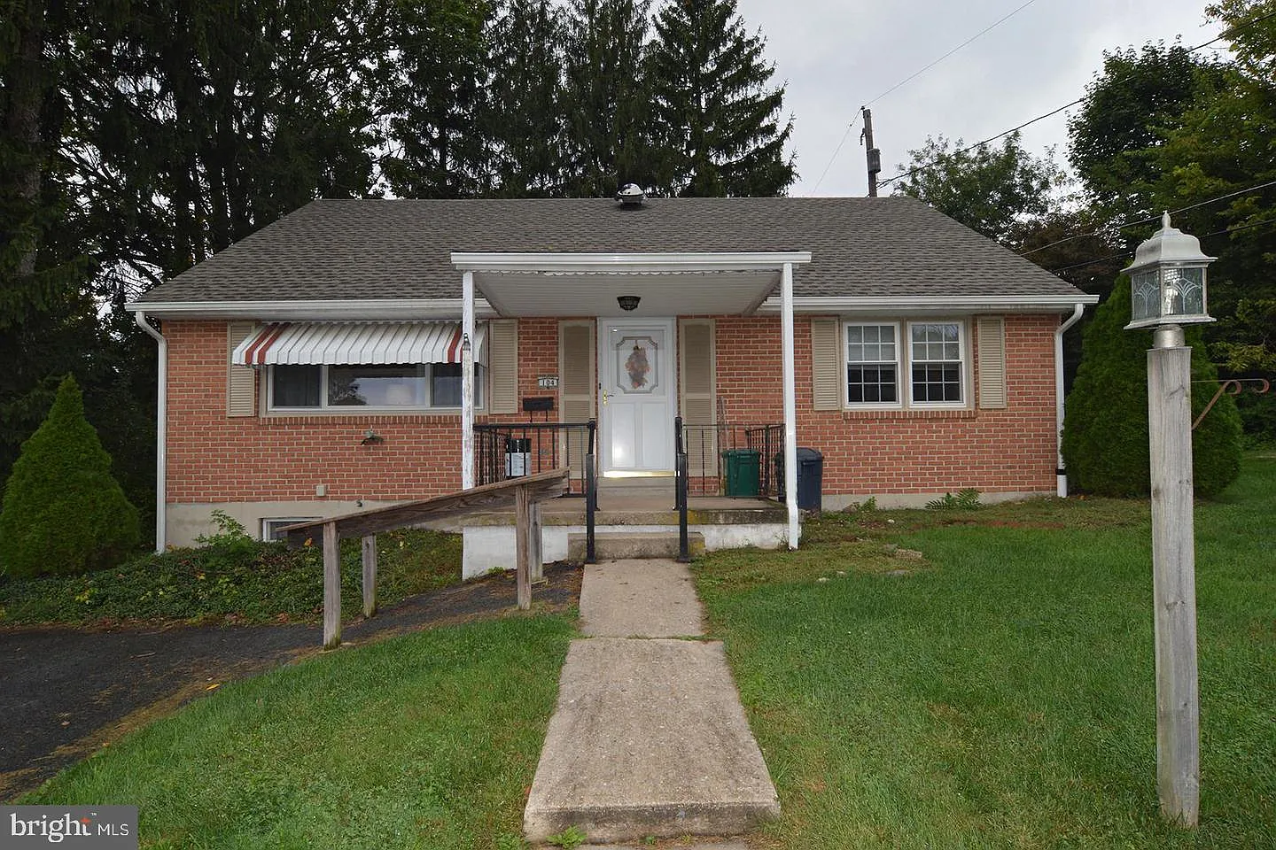 104 Logan Ave photo 1