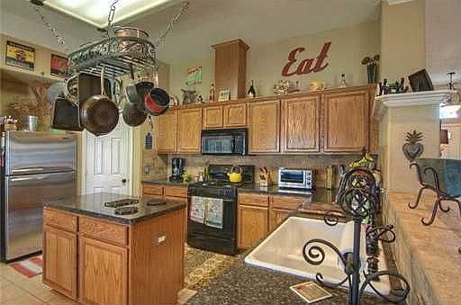 3rd image of 7222 Brightwood Dr