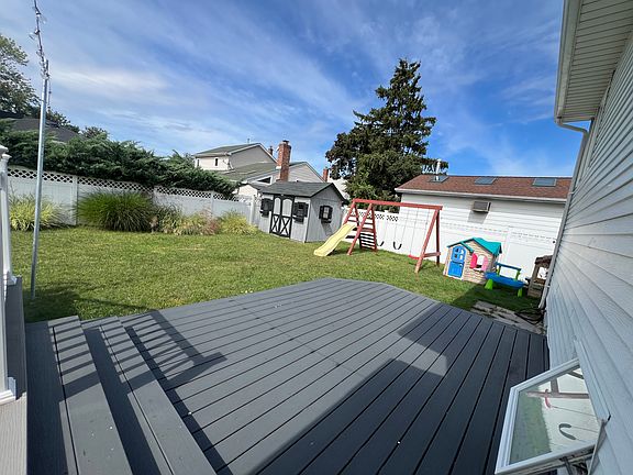 4th image of 58 Harding Ave