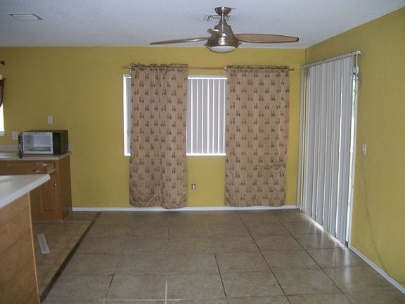 3rd image of 214 SW Bridgeport Dr