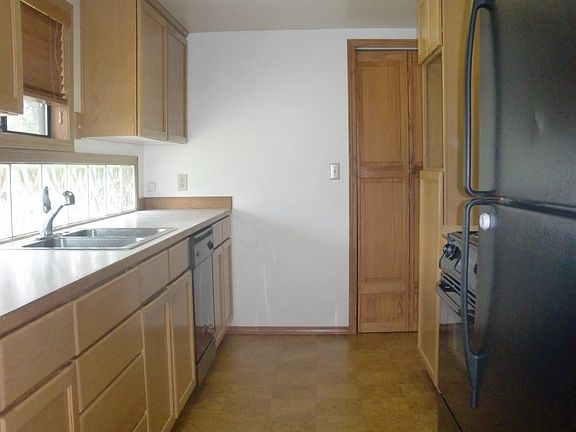 4th image of 4318 94th Pl NE