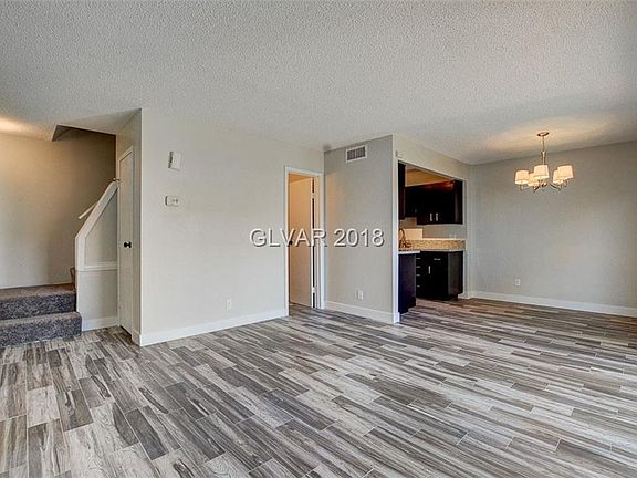 3rd image of 3479 Villa Knolls South Dr