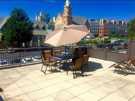 3rd image of 333 Broadway APT 210