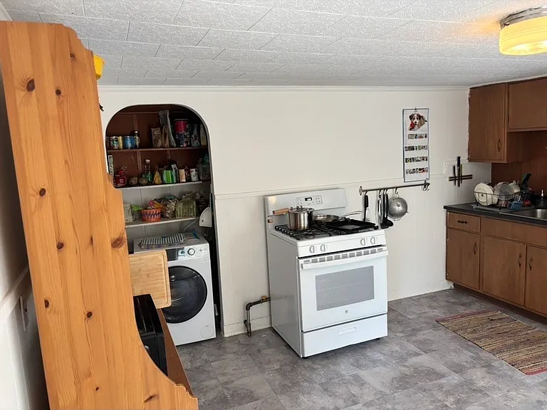 18 Tremont St #3 — Photo 4