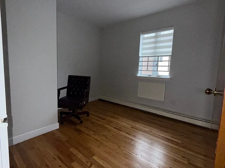 2655 E 21st St #3 — Photo 11