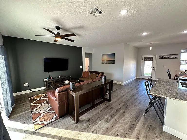 1361 Sacramento St — Photo 10