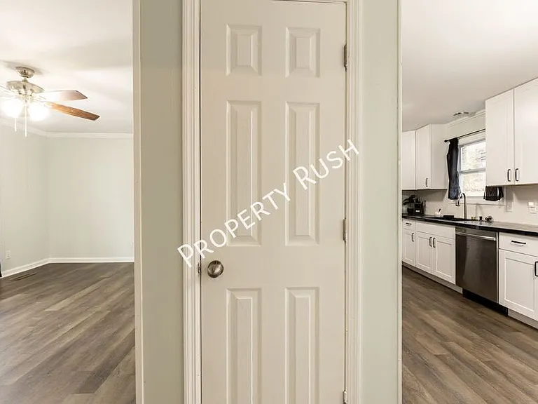 2290 Malibu Dr SE #A — Photo 6