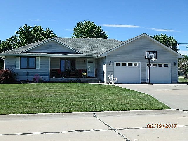 1st image of 207 W Green St