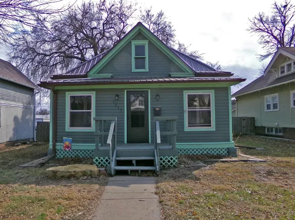 1217 Ella St, Beatrice, NE 68310