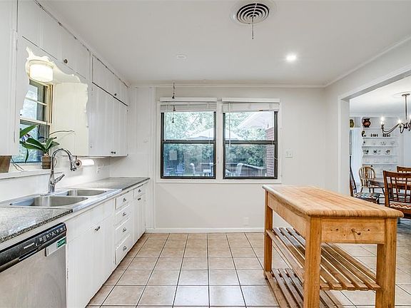 3rd image of 9821 Cloister Dr