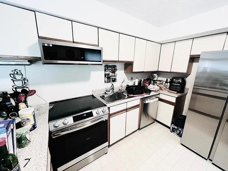 6500 Giant City Rd #8 — Photo 10