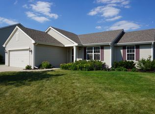713 Belmont Dr, Watertown, WI 53094
