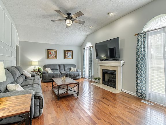 5th image of 100 Kimberly Dr