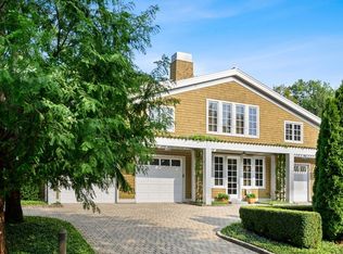 4 Indian Hill Rd, Winnetka, IL 60093