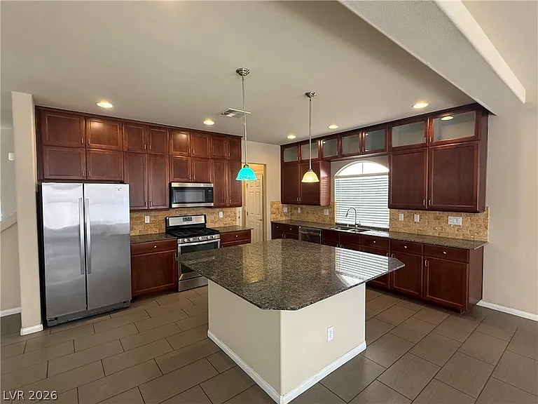 6083 Crown Palms Ave — Photo 9