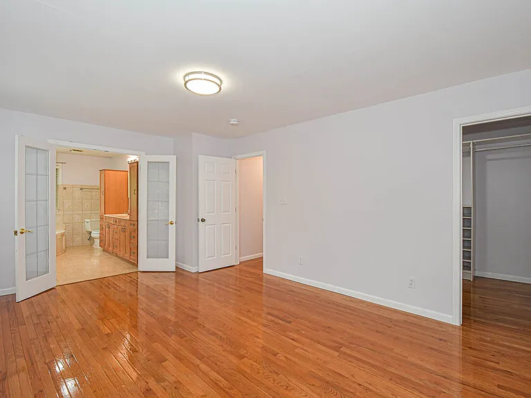 819 Renee Ln — Photo 22