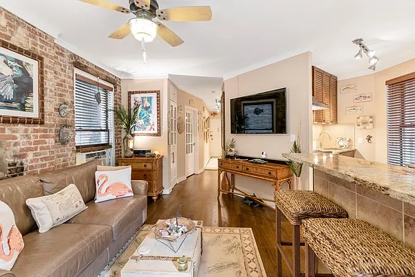 Sold by Douglas Elliman | media 21