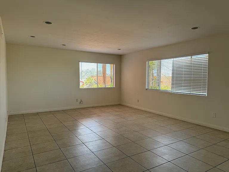 4933 Maiden Ln — Photo 11