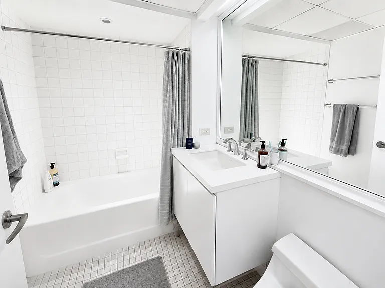 56 Pine St #16G — Photo 4