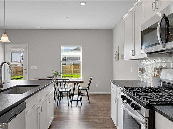 3rd image of 34 Rock Foot Way SE