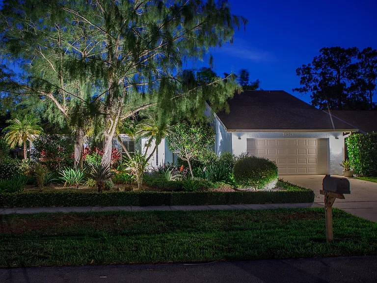 900 Cosmos Ct — Photo 40