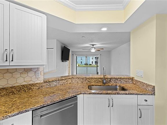 5th image of 177 Grand Oaks WAY #101