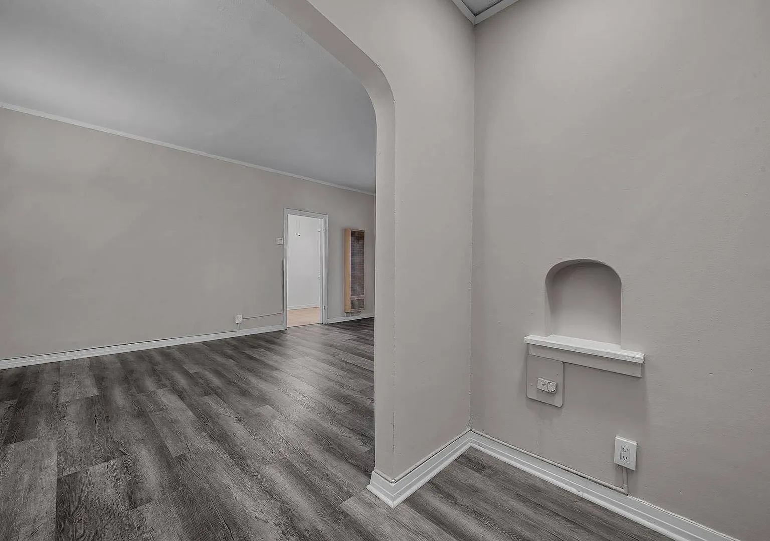 111 — Photo 3