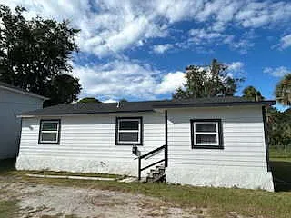 3 bed, 2.0 bath, 984 sqft, $1,500 — Photo 1