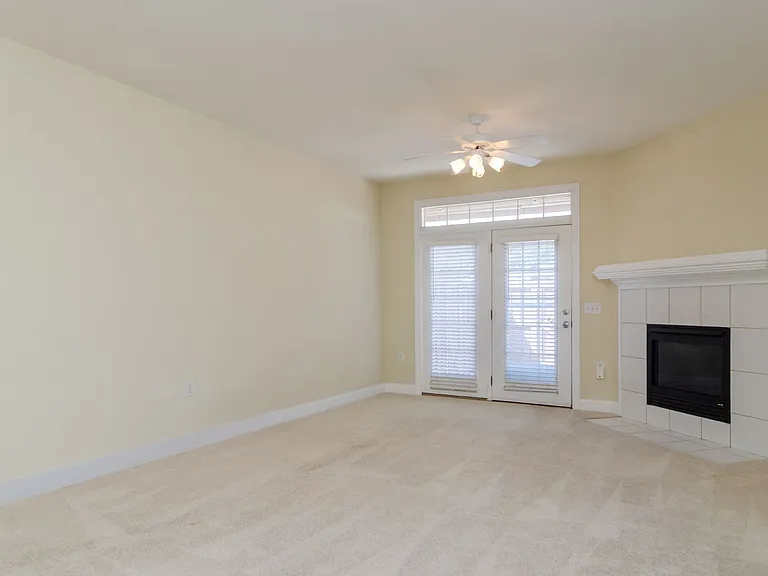 204 Hilliard Ct — Photo 9