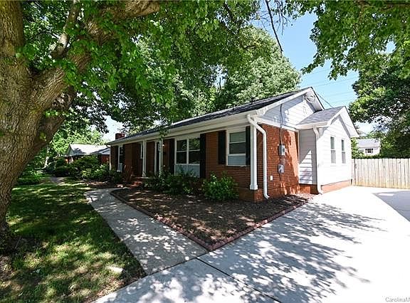 2nd image of 2738 Shelley Terrace Ln