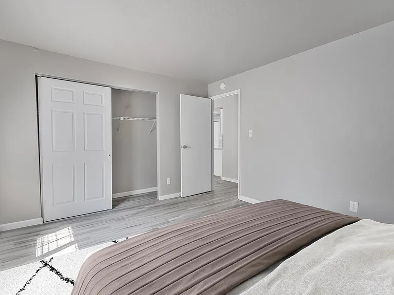 335-339 407 Southtowne Dr — Photo 55