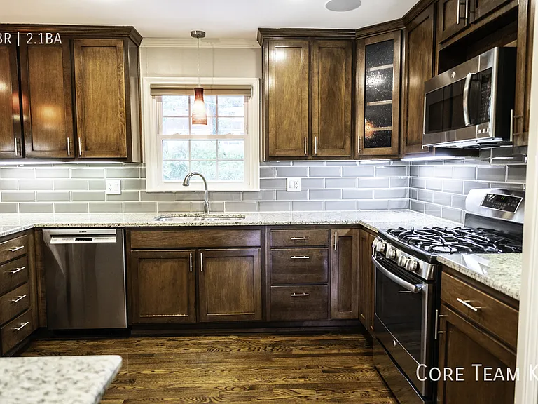 2308 W 104th St — Photo 4
