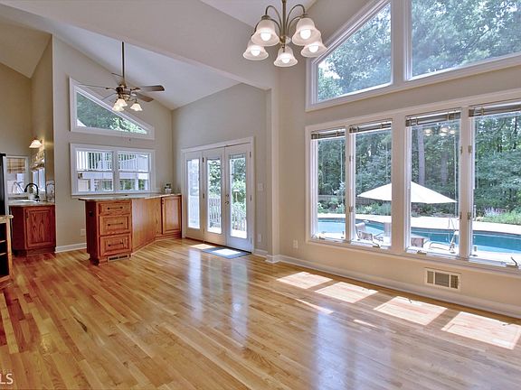 3rd image of 126 Battery Way